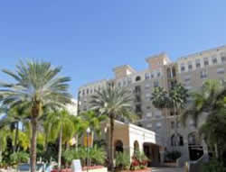 Las Olas Building entrance